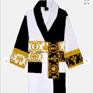 NWT VERSACE BAROQUE BATHROBE